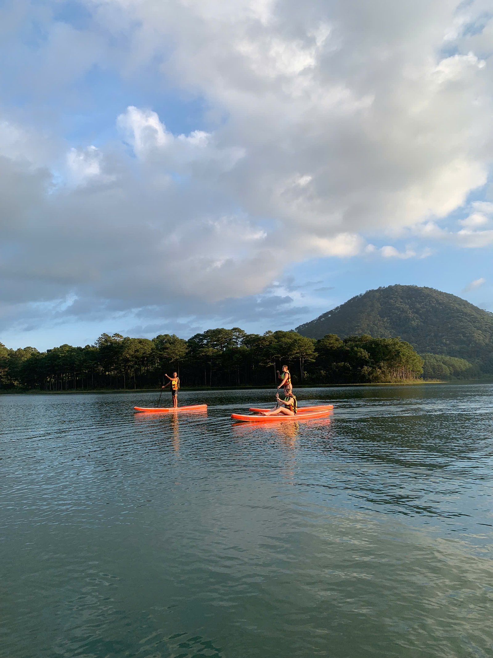 chèo kayak hồ tuyền lâm