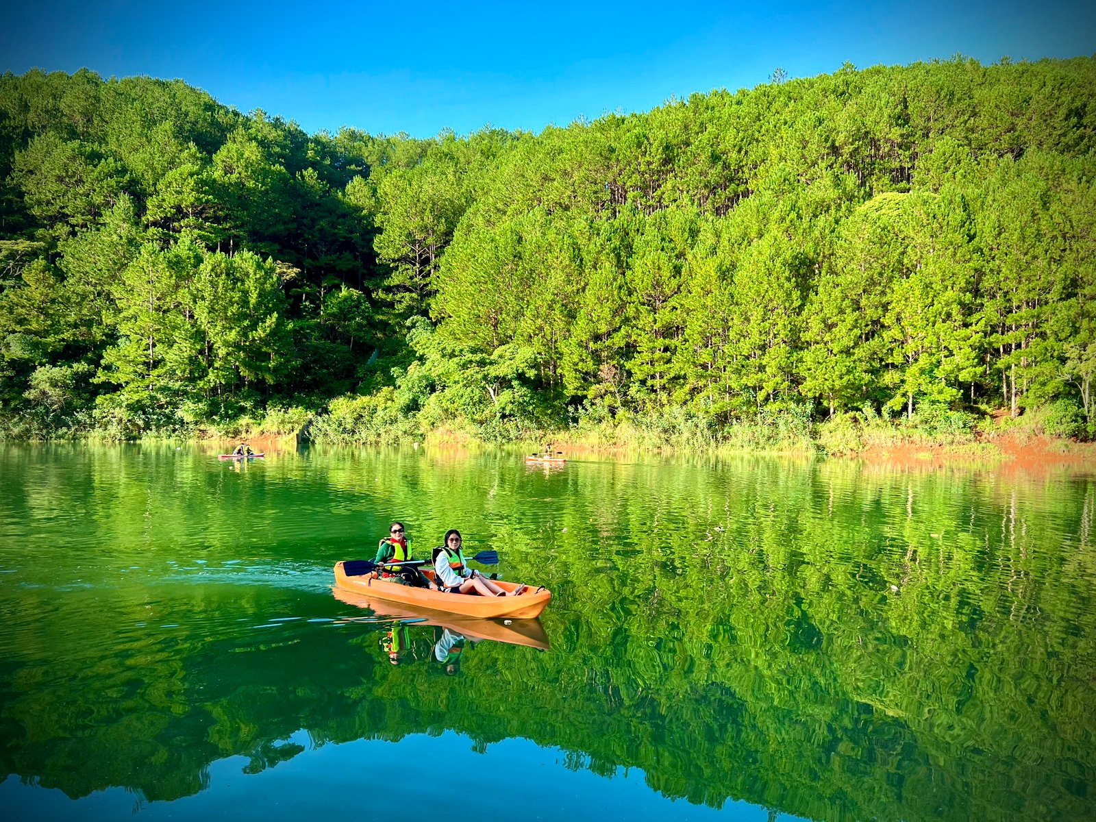 chèo sup hồ tuyền lâm