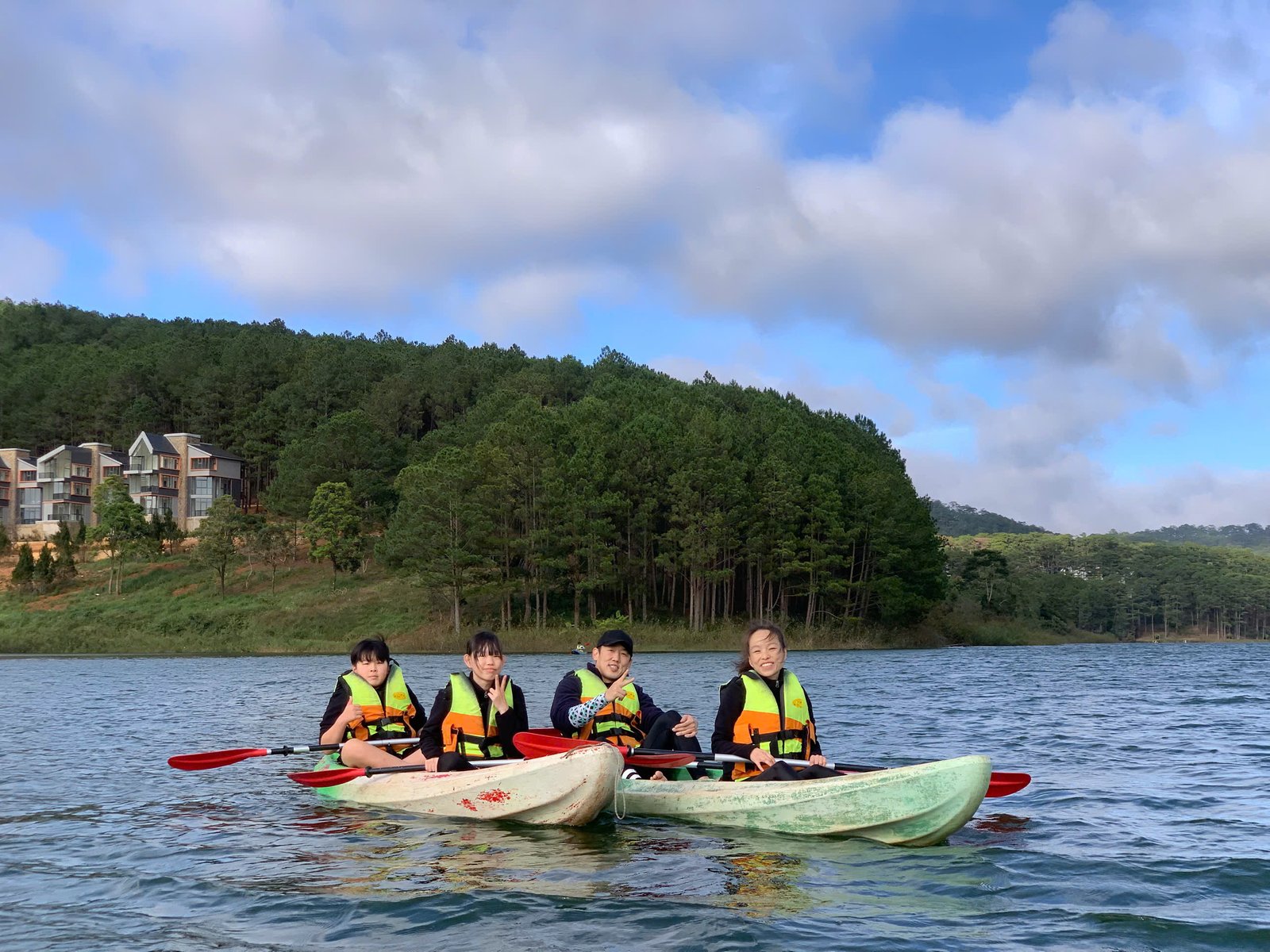 chèo thuyền kayak đà lạt hồ tuyền lâm